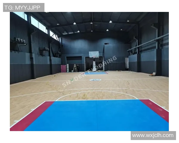 塑胶篮球场的材料揭秘究竟是塑料还是胶水构成的真相分析